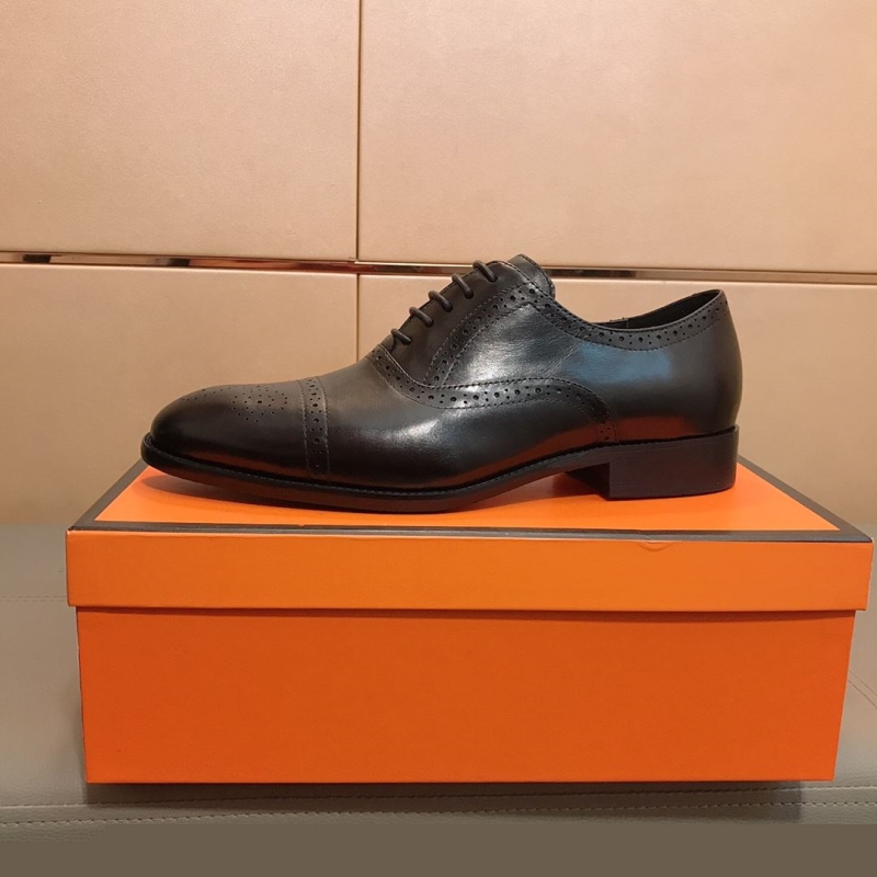 G*u*i leather shoes